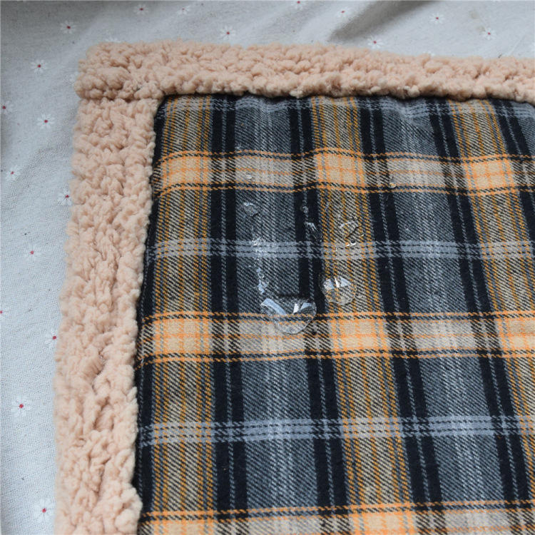Crate Mat waterproof plaid, water beads